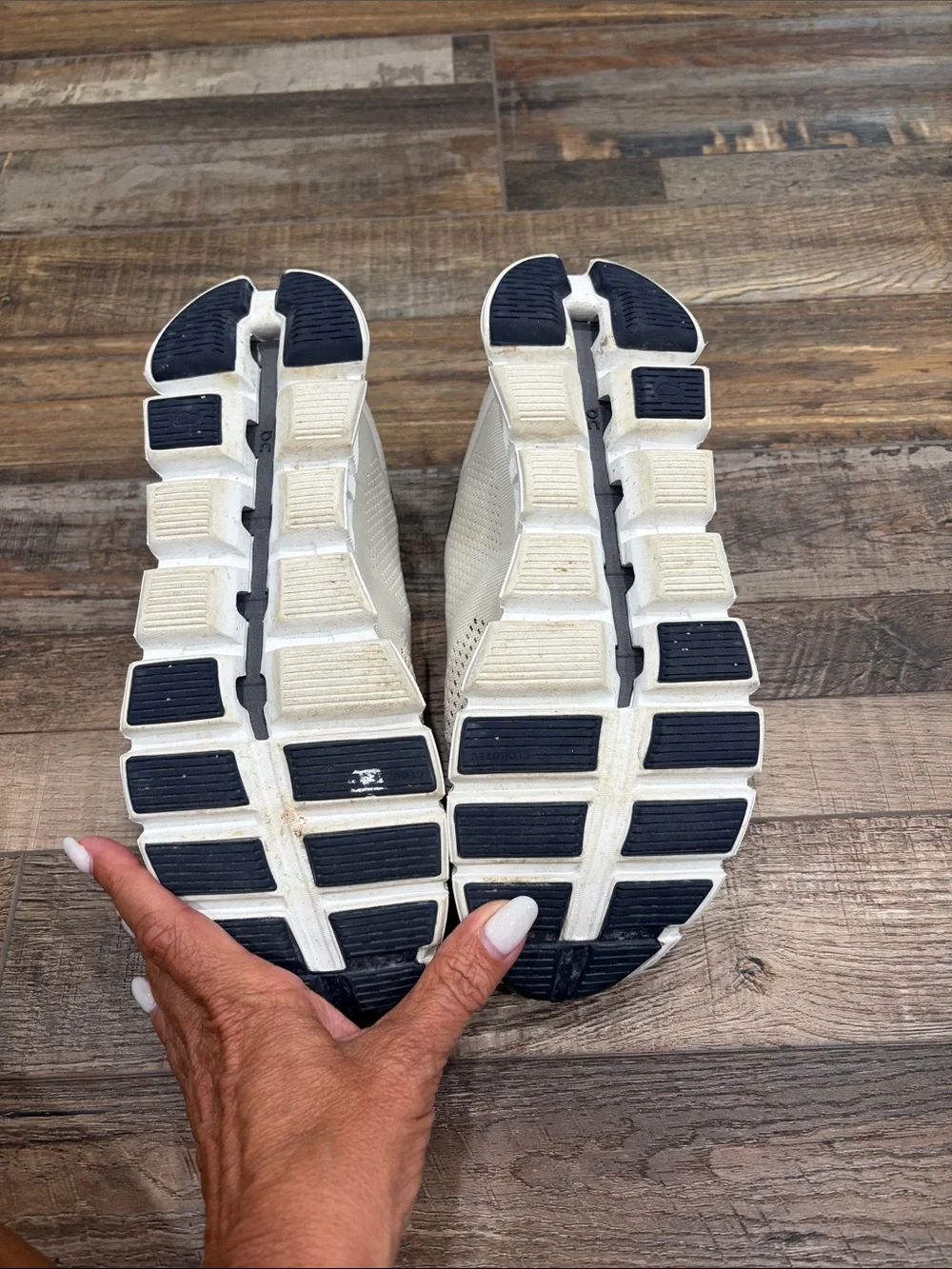 On Running Women's Sneakers in Cream and Navy Accent